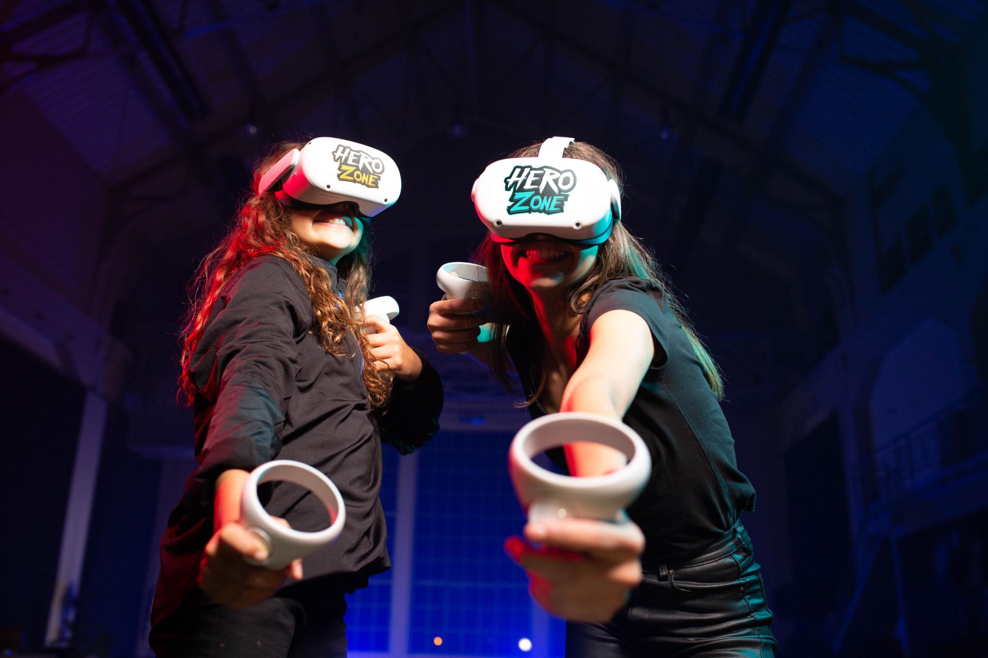 U fotos vr herozone actores grupo c